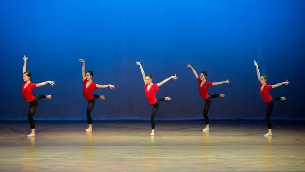 Zhiyi Dance Picture 8