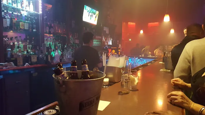Alberto's Night Club Picture 9