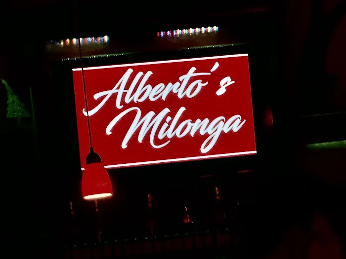 Alberto's Night Club Picture 3