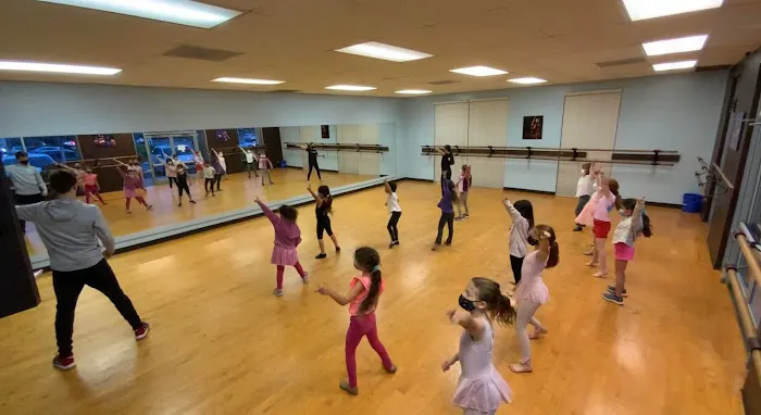 Studio 10 Dance Picture 3