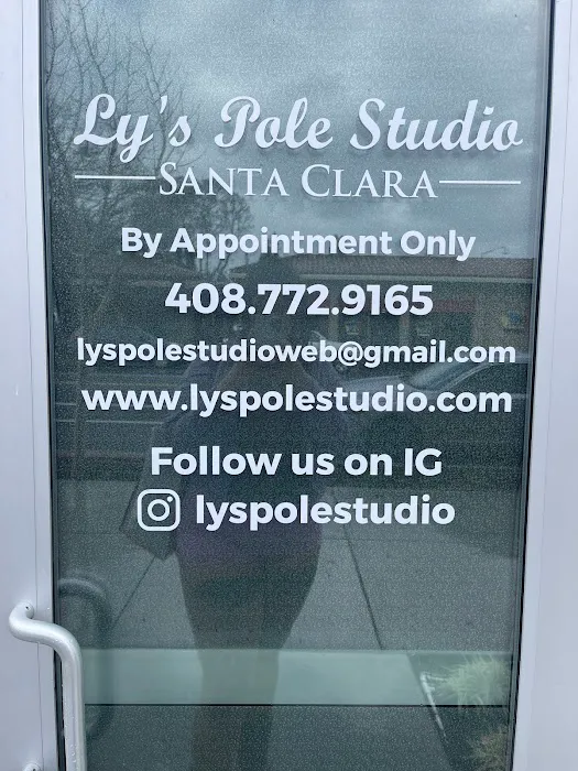 Ly's Pole Studio Picture 1