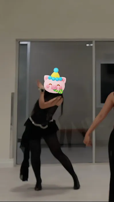 How About Dance Studio Picture 3