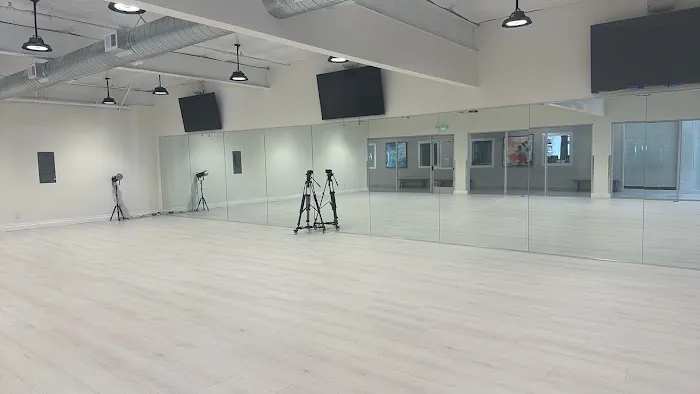 How About Dance Studio Picture 9