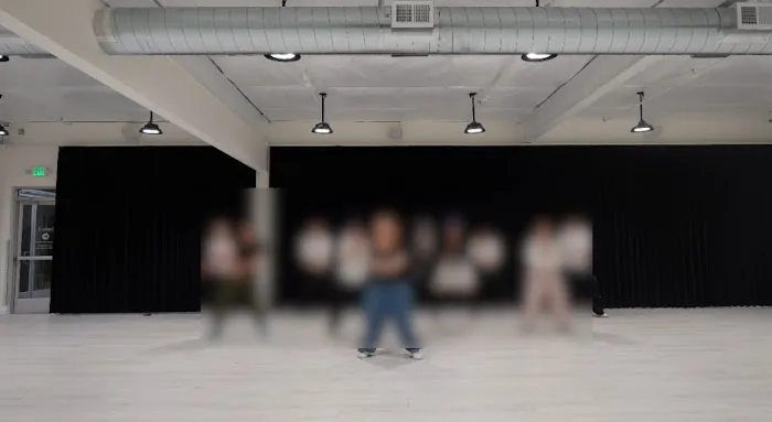 How About Dance Studio Picture 7