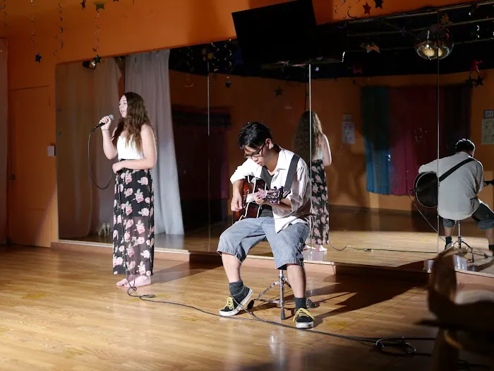 Studio Sharise Picture 3