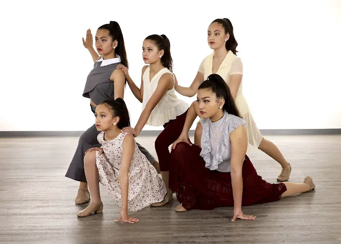 B*Dazzled Dancers Picture 3