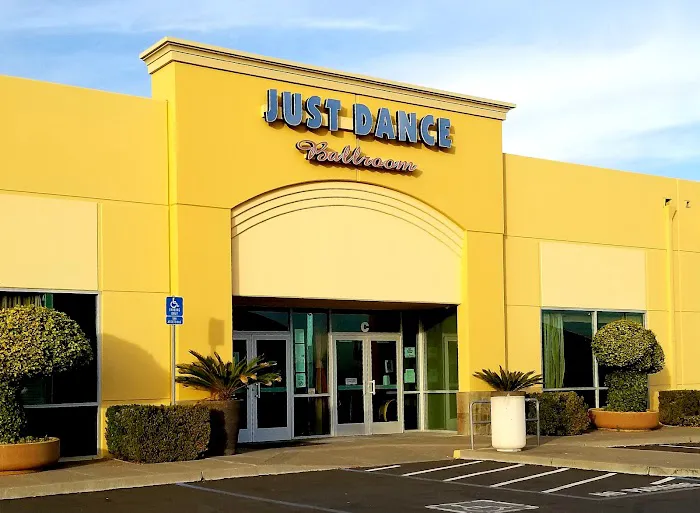 Just Dance Ballroom Picture 10