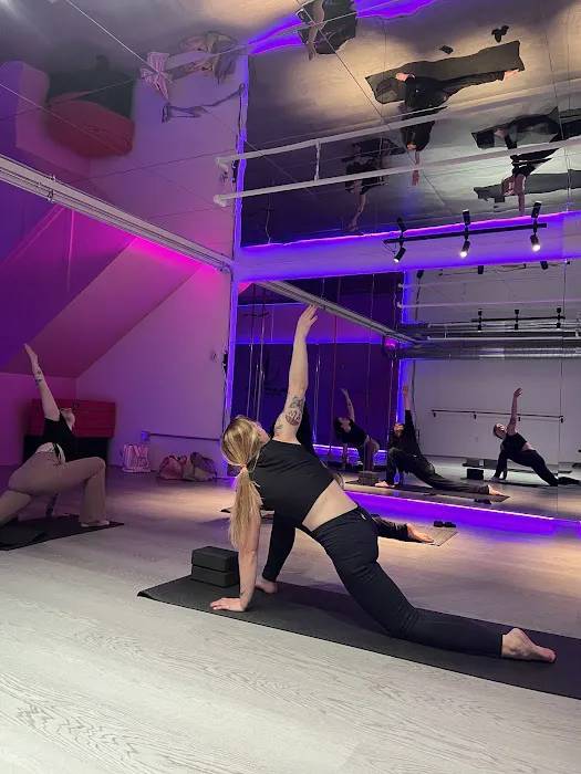 24K Pole Dance Studio Picture 5