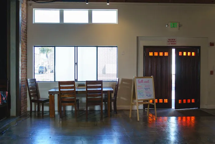 Full Out Studios Picture 6