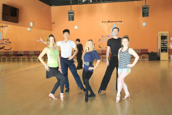 Sizzling Latin Dance Studio Picture 2