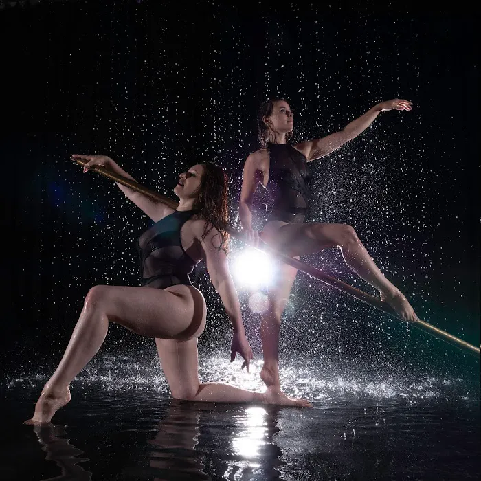 Flux Vertical Theatre Picture 3