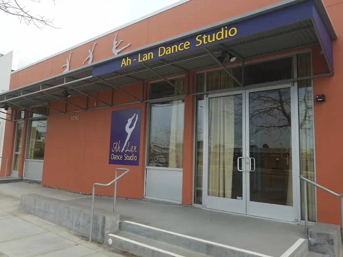 AH-LAN DANCE Picture 1