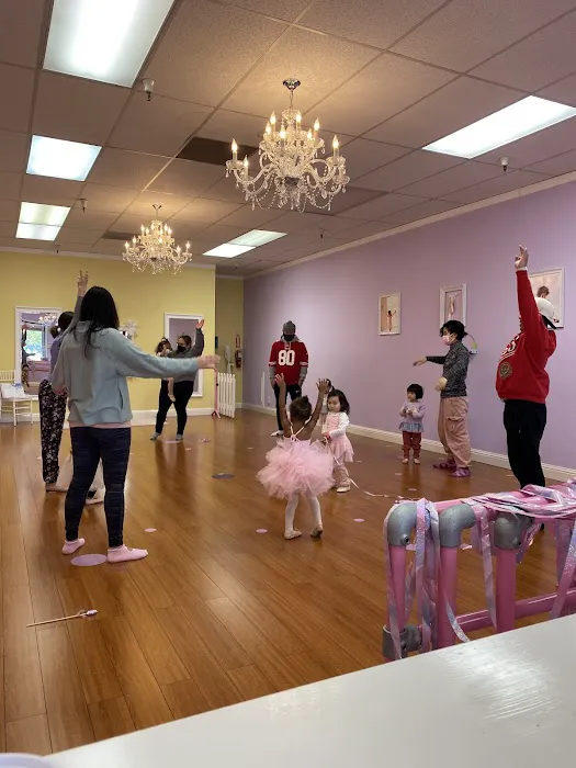 Tutu School Hercules Picture 9