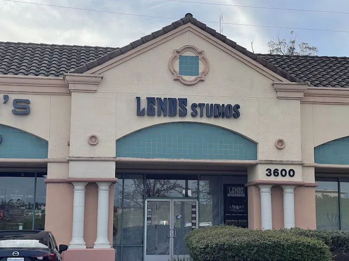 LGNDS STUDIOS Picture 6
