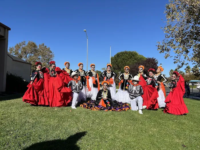 Ballet Folklorico Asi se siente Mexico Picture 9