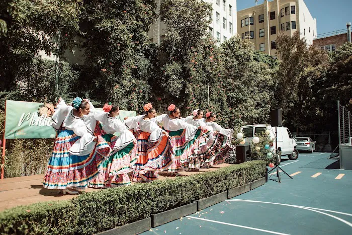 Ballet Folklorico Asi se siente Mexico Picture 8