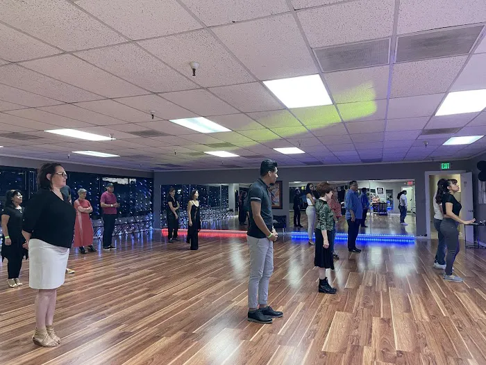 Topline Dance Hall Picture 2