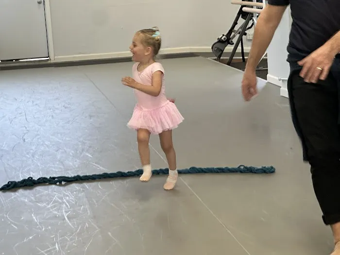Ballet Tiburon Picture 1