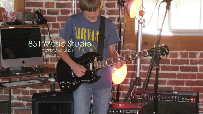 851 Music Studio Picture 9