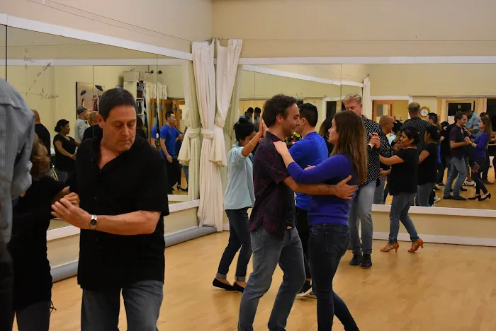 Salsa Marin Dance Academy Picture 2