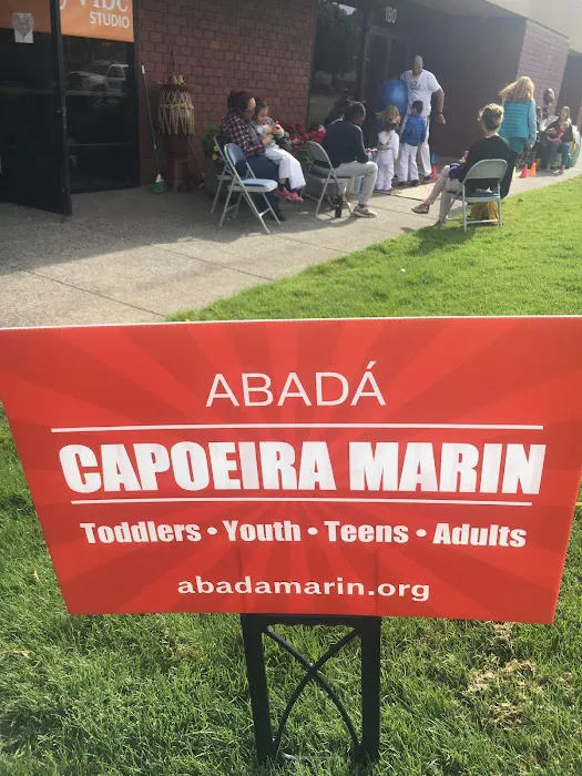 ABADÁ-Capoeira Marin Picture 4