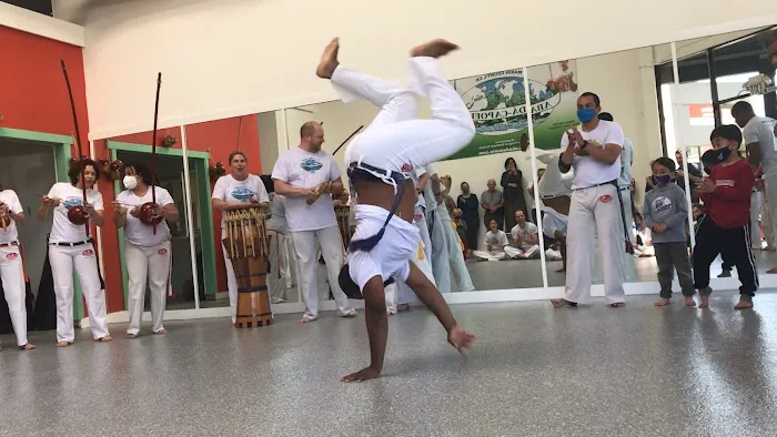ABADÁ-Capoeira Marin Picture 2