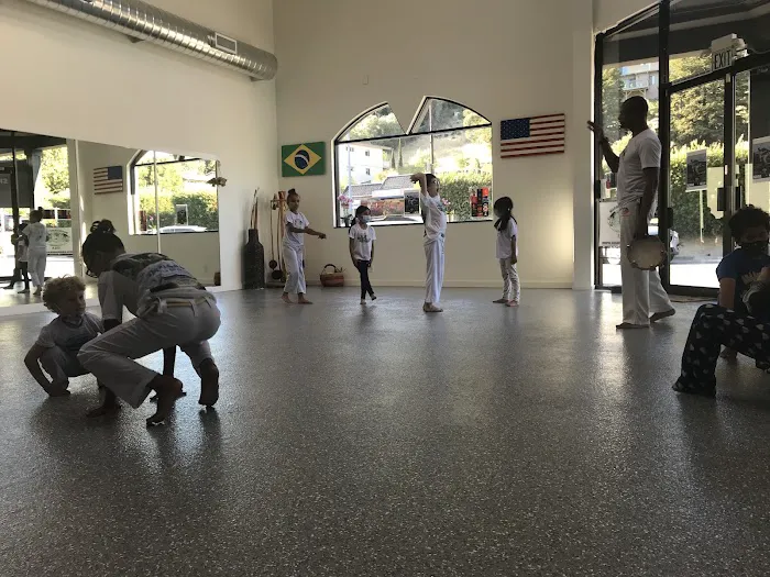 ABADÁ-Capoeira Marin Picture 9