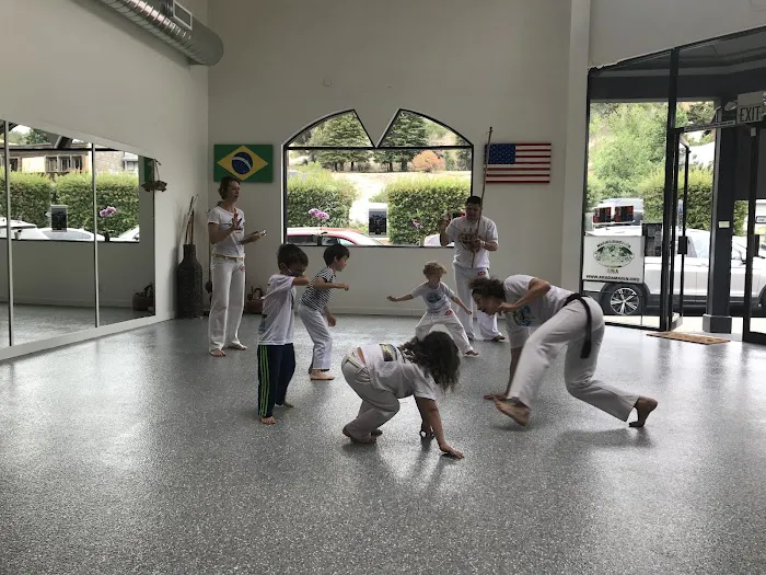 ABADÁ-Capoeira Marin Picture 6