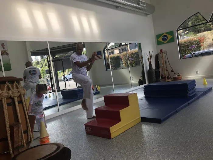 ABADÁ-Capoeira Marin Picture 7