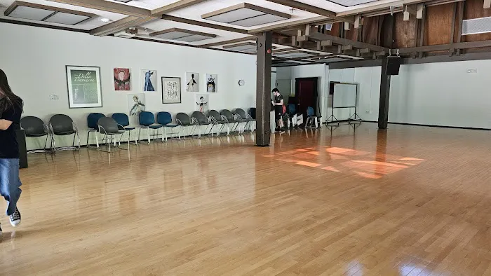 Della Davidson Performance Studio Picture 3