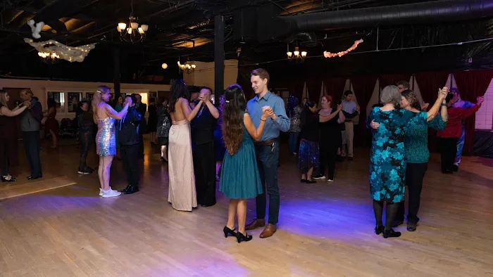 Spotlight Ballroom Picture 8