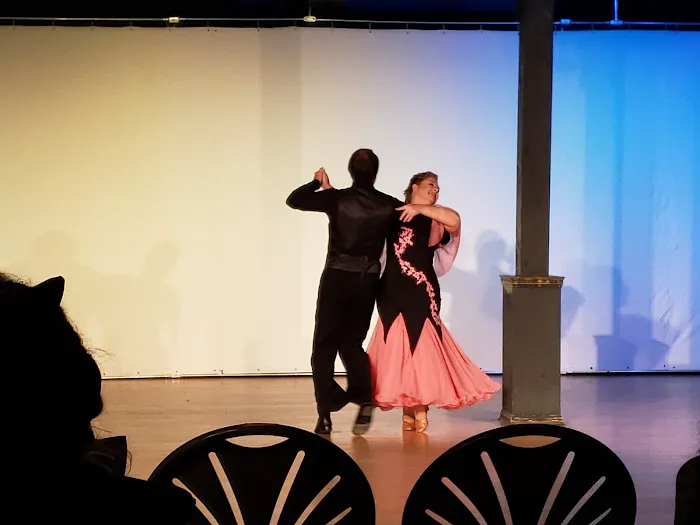 Spotlight Ballroom Picture 7
