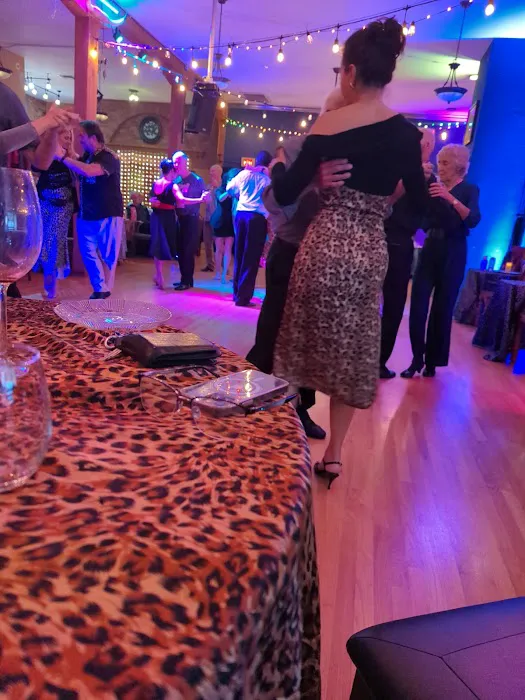 Tango By the River Picture 6