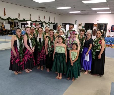 Ohana Dance Group / Ku016bhai Hu0101lau O Kaponookalani Pu0101 u2018u014clapa Kahiko