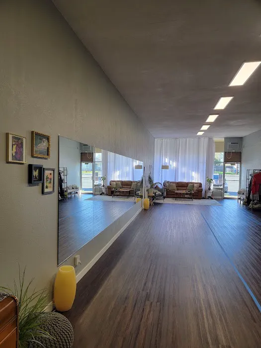 Hoi Polloi Fusion Dance Studio Picture 3