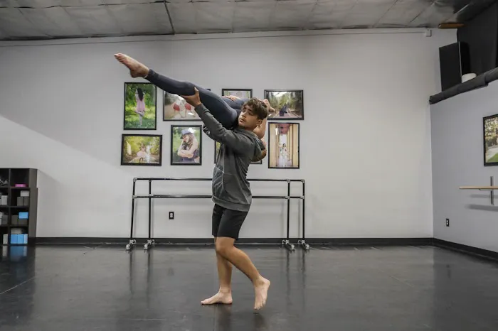 Holly Rochelle Dance Company Picture 1