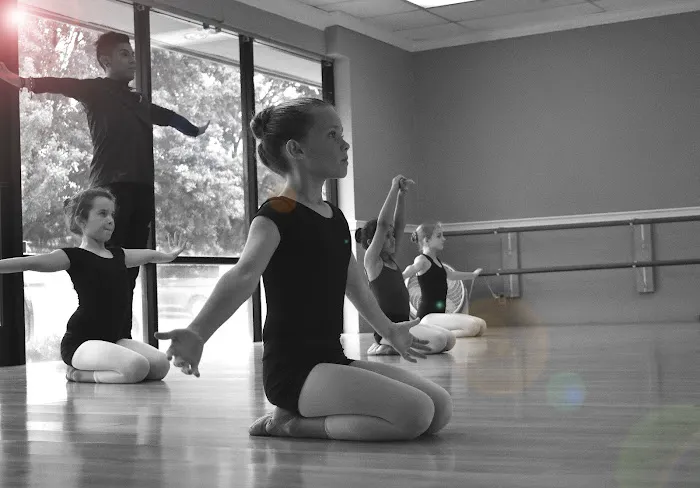 In Sync Dance of Auburn Picture 4