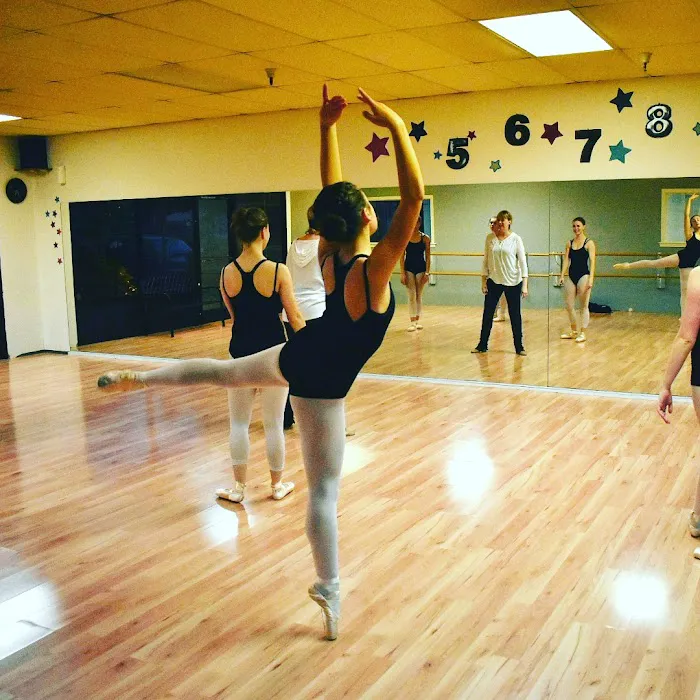 In Sync Dance of Auburn Picture 5