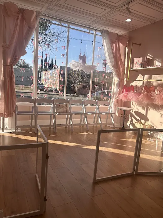 La Petite Tutu Picture 1