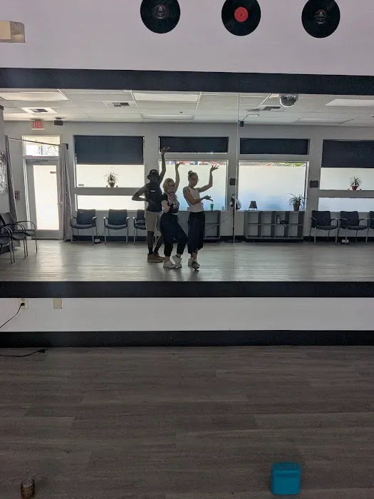 Silhouettes Dance Studio Picture 3