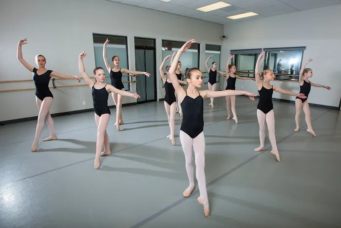 Ballet Chico Picture 6