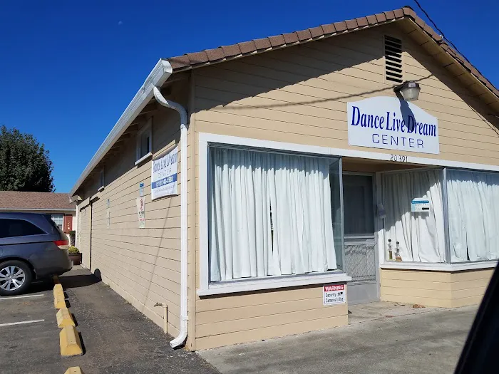 Dance Live Dream Center Picture 4