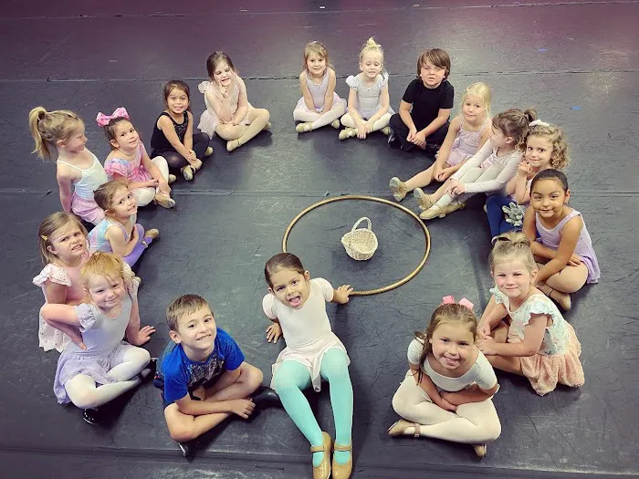 Lisa Allen’s Dance Works Picture 3
