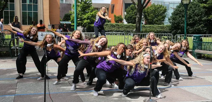Showtime USA - Hip Hop Dance Team Picture 9