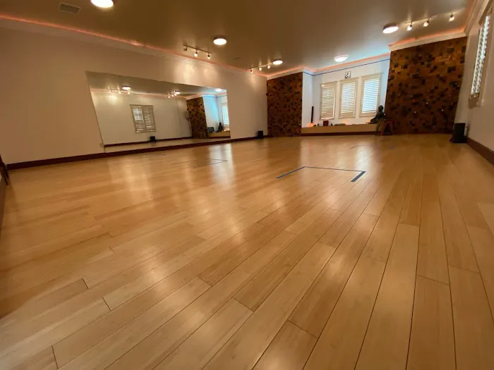 Ananda Pilates Barre and Yoga Picture 10