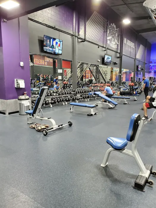Crunch Fitness - Channelside Picture 1