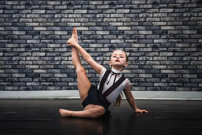 Ms. Lisa's Dance Picture 4