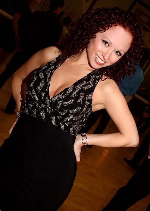 Salsa Caliente Dance Studio Picture 4