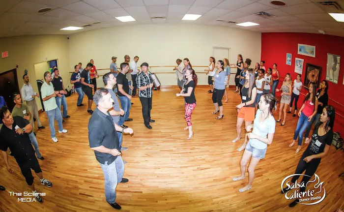 Salsa Caliente Dance Studio Picture 5