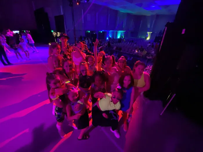 Dynamic Dance Refinery Picture 10